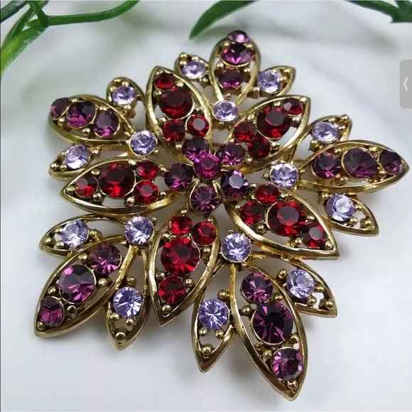 Vintage Jewelry Vintage Gold Tone Burgundy Purple Flower